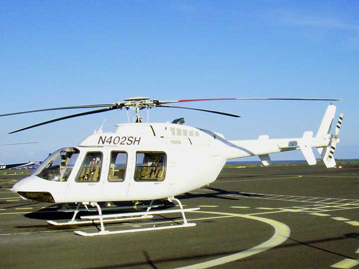 ハワイ島遊覧飛行ツアー ヘリコプター ベル407 外観