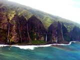 ハワイ島 ポロル渓谷の滝